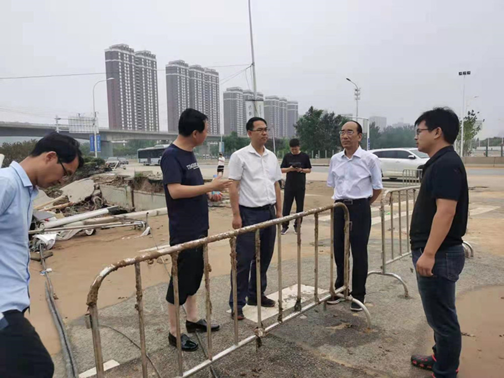 集團(tuán)公司黨委書(shū)記、董事長(zhǎng)、總經(jīng)理秦廣遠(yuǎn)赴市政項(xiàng)目檢查指導(dǎo)災(zāi)后恢復(fù)重建工作