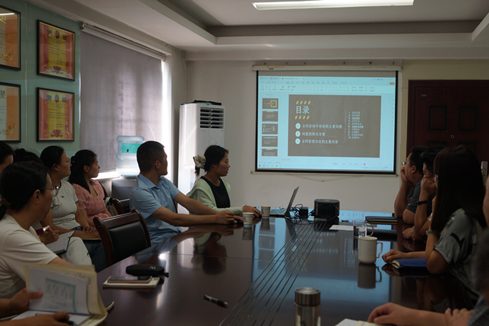 強(qiáng)化合同法律認(rèn)知  筑牢風(fēng)險(xiǎn)防控防線(xiàn)<br>——鄭州建投工程咨詢(xún)有限公司開(kāi)展合同法律知識(shí) 專(zhuān)題培訓(xùn)